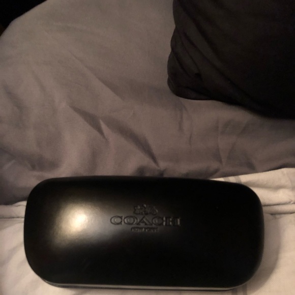 Designer coach sunglasses - Picture 2 of 3